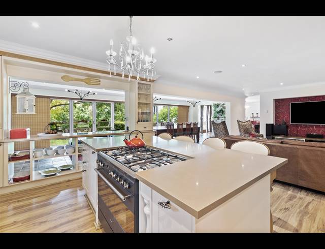 5 BEDROOM HOUSE FOR SALE IN BRYANSTON